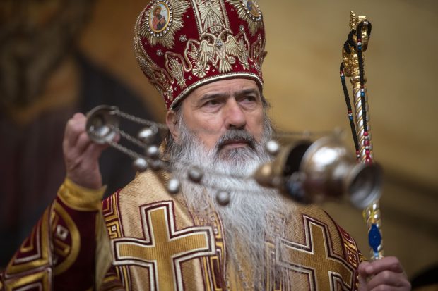 ÎPS Teodosie va oficia o slujbă sămbâtă, de la ora 22:00, cu o oră înainte de interzicerea circulaţiei