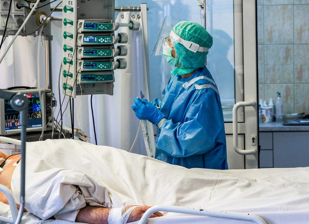 Acuzele unui medic, șef de secție: „La Cluj-Napoca beneficiezi de tratament cu Remdesivir și Tocilizumab, la Câmpia Turzii nu există aceste terapii”