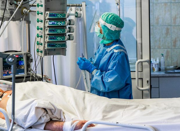 Simptomele de Covid sunt resimțite după mai mult de șase săptămâni în unul din trei cazuri, spun cercetătorii