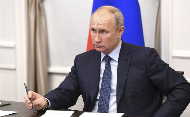 Vladimir Putin a ordonat vaccinarea în masă a populației începând de luni. 1 milion de persoane vaccinate deja în Rusia
