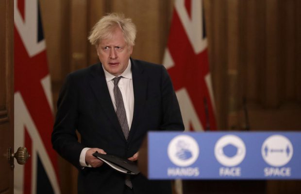 Guvernul britanic, acuzat că a știut din timp despre noua tulpină COVID, dar ”a păstrat tăcerea”