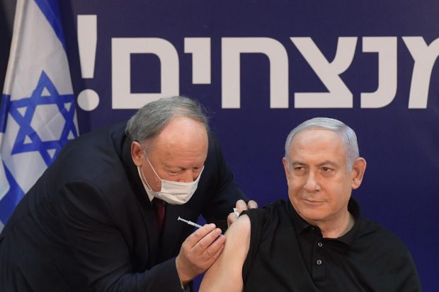 Dezvăluirile medicului român care l-a vaccinat contra COVID-19 pe Beniamin Netanyahu