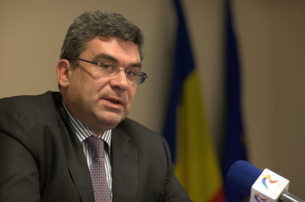 O comparație între USR și AUR. Observațiile unui cunoscut gânditor conservator după alegeri