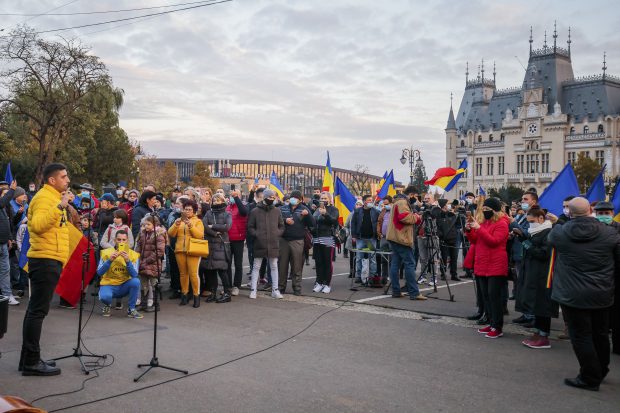 Gherilla invizibilă: filmări profesioniste făcute de AUR, care arată cum a bătut țara în lung și-n lat, în campanie