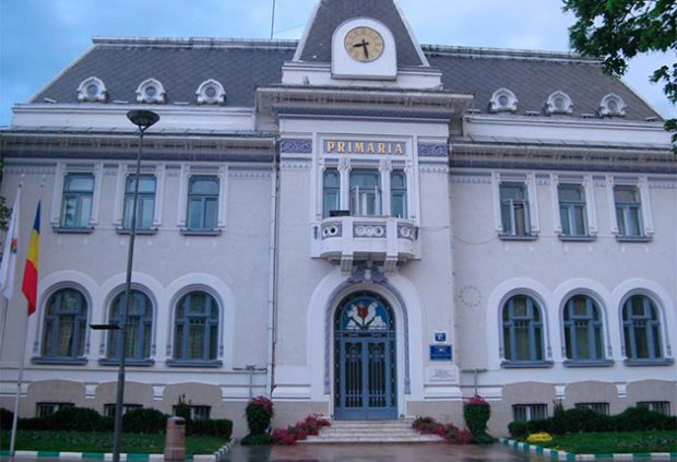 Amenințare falsă cu bombă la primăria Pitești. Persoana care a alertat autoritățile a cerut bani să nu detoneze presupusul dispozitiv