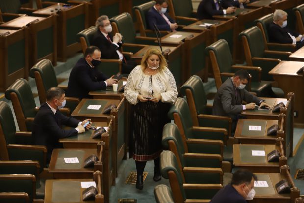 Vestea primită de Diana Șoșoacă astăzi în Parlament. Ce va face din a doua zi de mandat