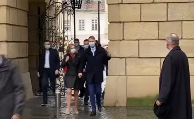VIDEO | Unde își petrece Klaus Iohannis sărbătorile de iarnă. Ce a făcut șeful statului în prima zi de Crăciun