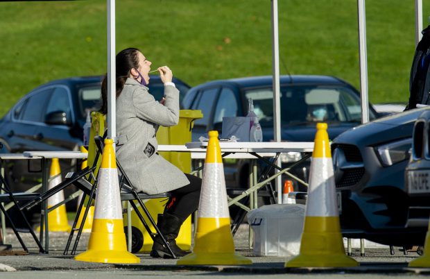 Numărul de infectări cu COVID-19 a scăzut spectaculos în Liverpool. Metoda prin care s-a reușit acest lucru
