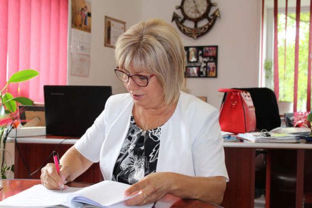 Secție de votare amenajată în barul unui sat din Botoșani. Primar: ”Școala e în renovare, nu am avut altă variantă”