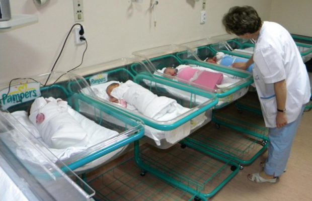 O gravidă infectată cu Covid-19 a murit la Timişoara, la Terapie Intensivă. Bebelușul a fost salvat prin cezariană