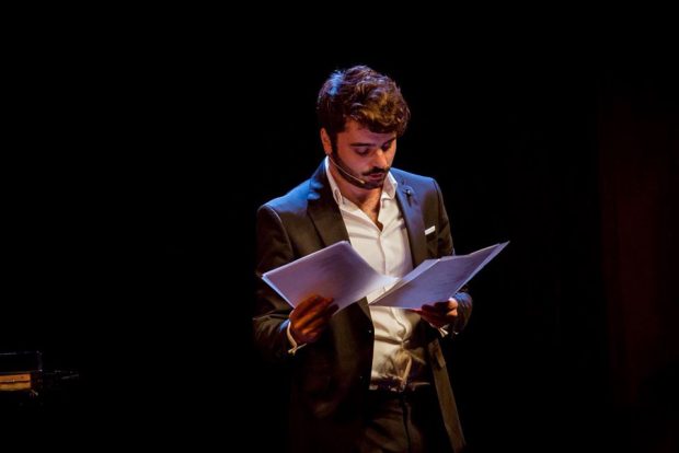 Un român, cel mai citit poet din Spania. A vândut un tiraj incredibil de cărți