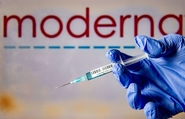 Autoritățile americane au anunțat că vaccinul anti-COVID al companiei Moderna este sigur și eficient. Serul ar putea fi aprobat vineri