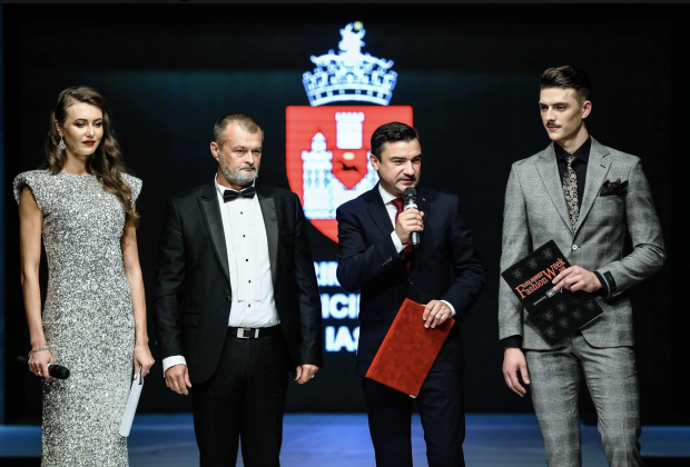 Fetele primarului Mihai Chirica au defilat pe scenă la evenimente organizate de Kasta Morrely