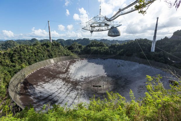 VIDEO. Cum s-a prăbușit Arecibo, radiotelescopul prin care oamenii de știință căutau extratereștri
