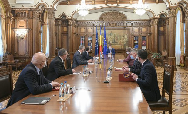 Iohannis, apel către români în ajunul Crăciunului: Respectați restricțiile, dacă nu vreți să ajungeți la spital