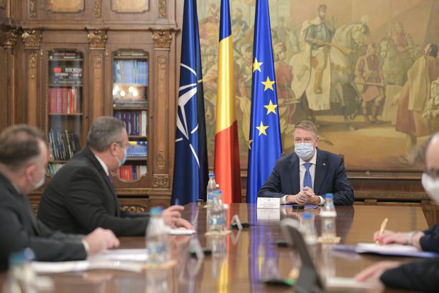 Klaus Iohannis, după prima ședință cu premierul interimar: „În mai puţin de o săptămână va veni prima tranşă din 3 milioane de teste rapide deja comandate”