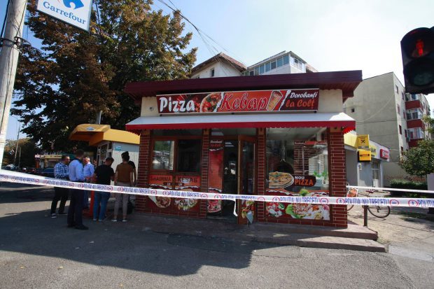 Cum au scăpat cu închisoare cu suspendare interlopii din clanul Nixon, după ce au atacat cu macetele patronul unei pizzerii din Buzău