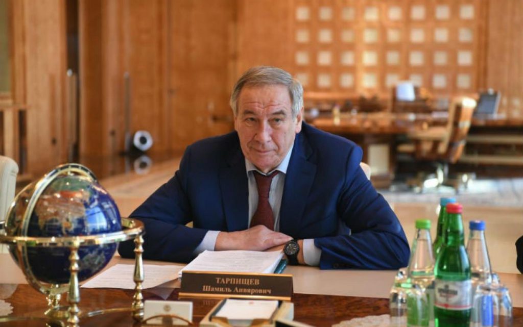 Rasismul în sportul românesc și european. De la sunete de maimuță, banane aruncate în jucători, până la interdicție de transferuri pentru jucătorii de culoare