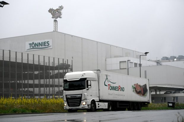 Presa germană, despre legea care va interzice angajarea muncitorilor români în Germania prin intermediari: „A fost nevoie de o pandemie pentru a opri exploatarea”