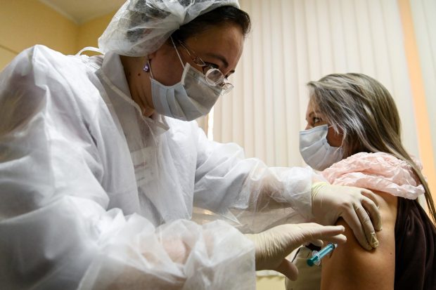 20 de milioane de americani vor fi vaccinați împotriva COVID-19 în decembrie. Care este programul campaniei de vaccinare