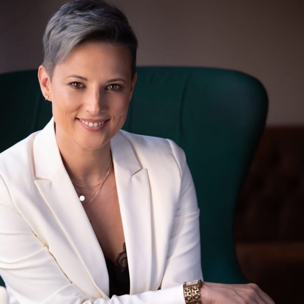 Despre anxietate și Crăciun în pandemie, cu psihoterapeuta Raluca Anton, în direct la Adriana Nedelea LA FIX