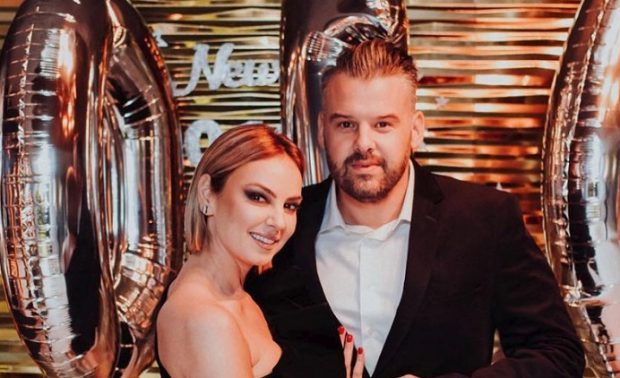 Soțul Roxanei Ionescu a fost DJ în cluburile din Timișoara, însă viața i s-a schimbat complet. Cu ce se ocupă acum Tinu Vidaicu