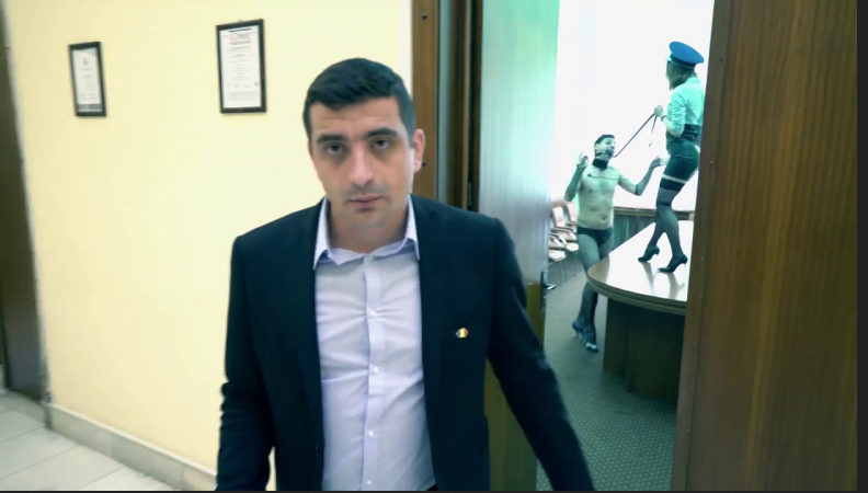 Liderul AUR a filmat anul trecut, în Primăria Iași, un clip electoral cu scene interzise minorilor. Cum a explicat George Simion