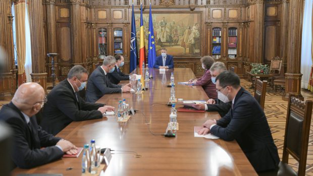 Ora 12:00 | Klaus Iohannis a convocat o nouă ședință de lucru pentru gestionarea epidemiei de COVID-19