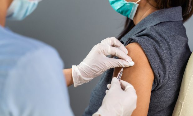 De ce cred doi sociologi că studiul care susține că majoritatea profesorilor nu vor să se vaccineze nu este relevant
