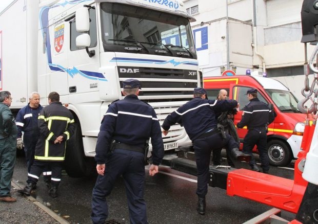 Un tânăr șofer român de TIR a fost ucis după ce a coborât din cabină, într-o parcare din Franța. Avea 30 de ani