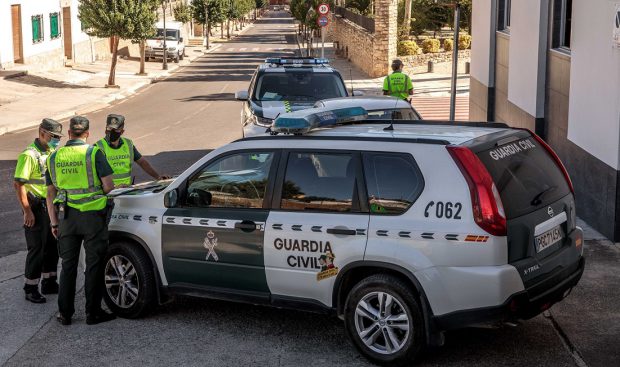 Un român a fost arestat în Spania, după ce i-a jefuit pe patronii unui magazin şi a vrut să dea cu maşina peste ei