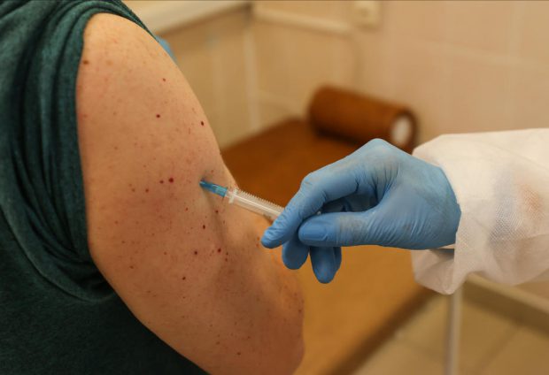 Prima persoană decedată în Elveția, după ce a fost vaccinată anti-COVID. Nu s-a stabilit dacă decesul are legătură cu vaccinul