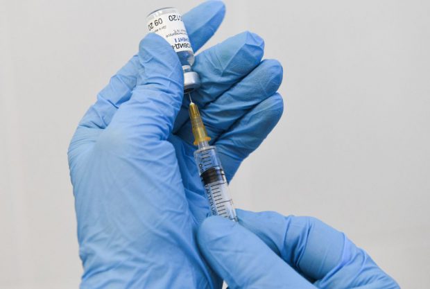 Cât costă vaccinurile anti-COVID cumpărate de UE. Un ministru belgian a publicat lista preţurilor din greşeală