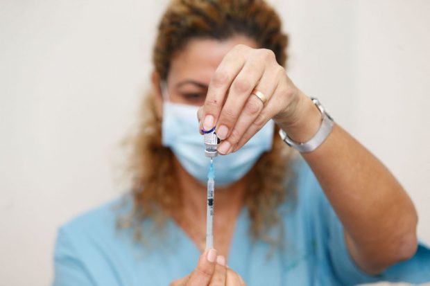 Prima persoană vaccinată în Germania: o femeie de 101 ani care locuieşte într-un azil