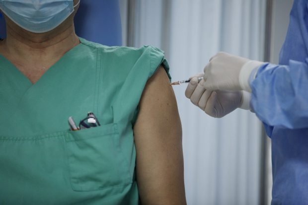 Când va termina Pfizer de distribuit vaccinurile anti-Covid în UE