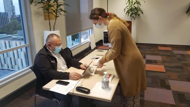 În diaspora se desfășoară a doua zi de vot. Peste 90.000 de români au votat până duminică la ora 9.00