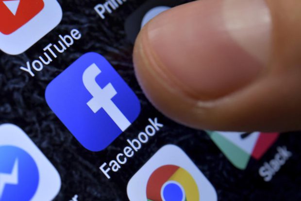 Facebook își transferă utilizatorii din Marea Britanie către filiala din SUA, pentru a-i scoate de sub  legislația UE privind confidențialitatea datelor