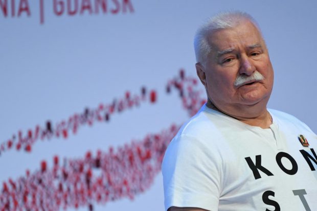 Lech Walesa: „Nimeni nu va primi cadouri din partea mea anul acesta, pentru că sunt falit”