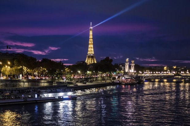 Turnul Eiffel va fi redeschis publicului. ”Aşteptăm cu nerăbdare să ne revedem”