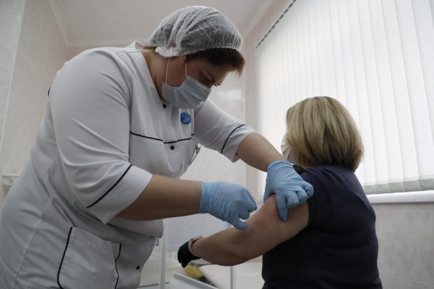 Care va fi procedura de raportare a reacţiilor adverse provocate de vaccinul anti-COVID-19