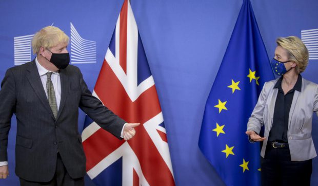 Engleza va rămâne limbă oficială a UE, spune Comisia Europeană