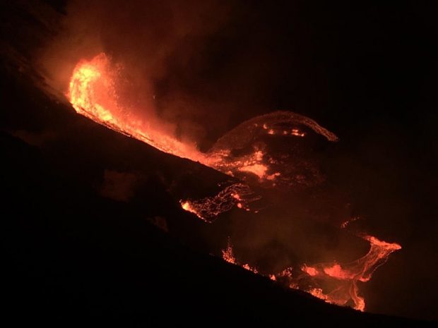 VIDEO | Vulcanul Kilauea a erupt.  Mii de oameni au fost evacuaţi din Hawaii