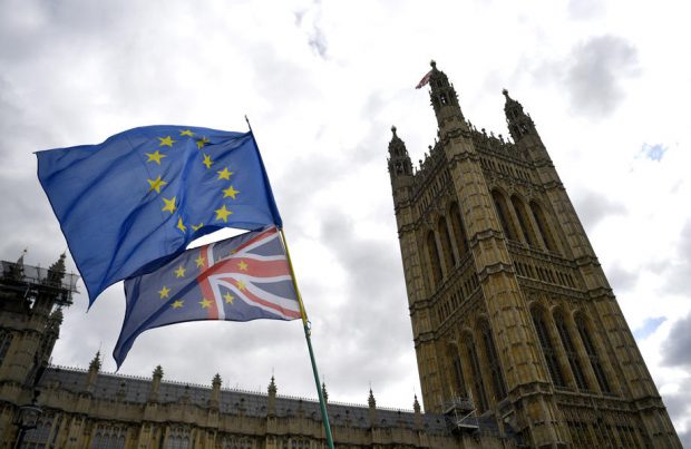 A fost aprobat Acordul Marea Britanie-UE privind relaţiile post-Brexit. Cum s-a votat în Camera Comunelor