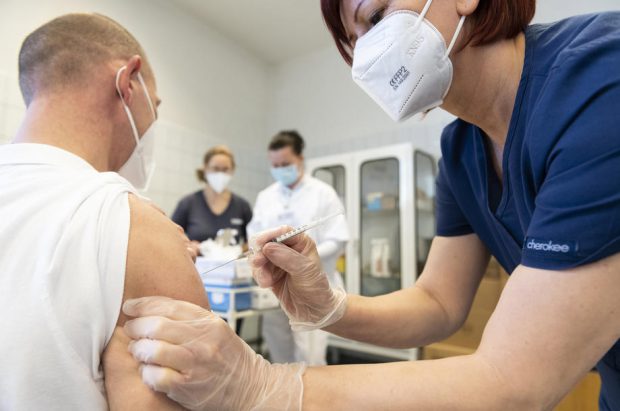 Ungaria a decis să nu mai folosească vaccinul rusesc anti-COVID. Motivul invocat de autorități