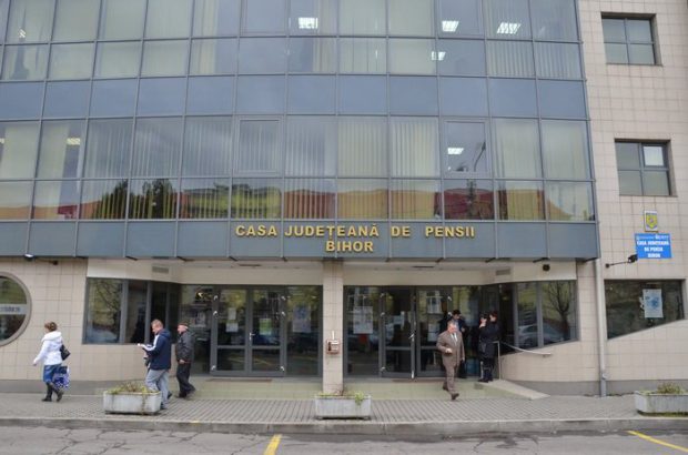 Medic bihorean, trimis în judecată după ce ar fi primit mită de la 491 de pacienți, în 25 de zile. Ce sumă a strâns din șpagă