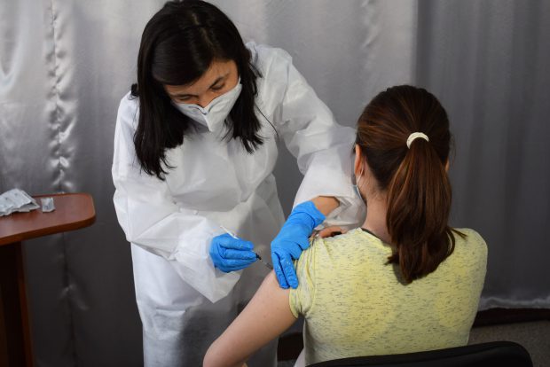Prima mare recalibrare a campaniei de vaccinare. Cum s-a ajuns aici?