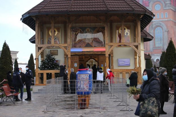Reguli stricte de Bobotează. Credincioșii vor primi apa sfințită doar îmbuteliată