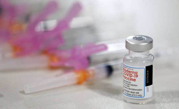 Anchetă la o școală postliceală din Baia Mare. Elevii au fost anunțați că nu vor face practică, dacă nu se vor vaccina