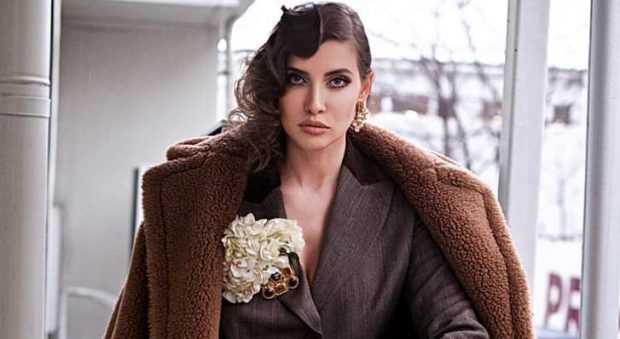 Iulia Albu, atac dur la adresa Adelinei Pestrițu. De la ce a pornit totul. „Este o persoană care cotcodăcește și se scălămbăie”