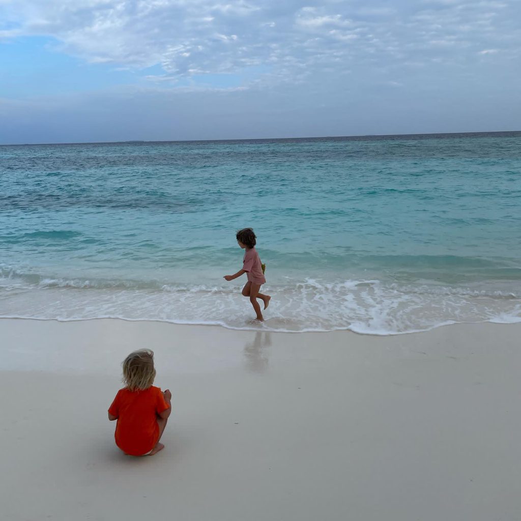 Adela Popescu, răsfățată de soțul ei în Maldive. Ce i-a cerut vedeta lui Radu Vâlcan. „Pe motiv că sunt însărcinată”